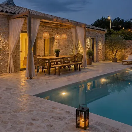 Ts Luxury فيلة Velianitátika
