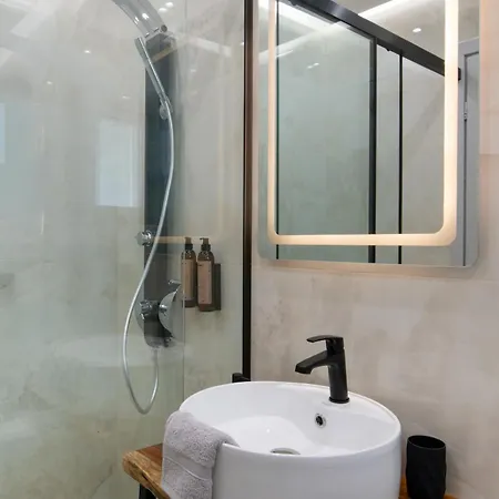 Ts Luxury Velianitátika